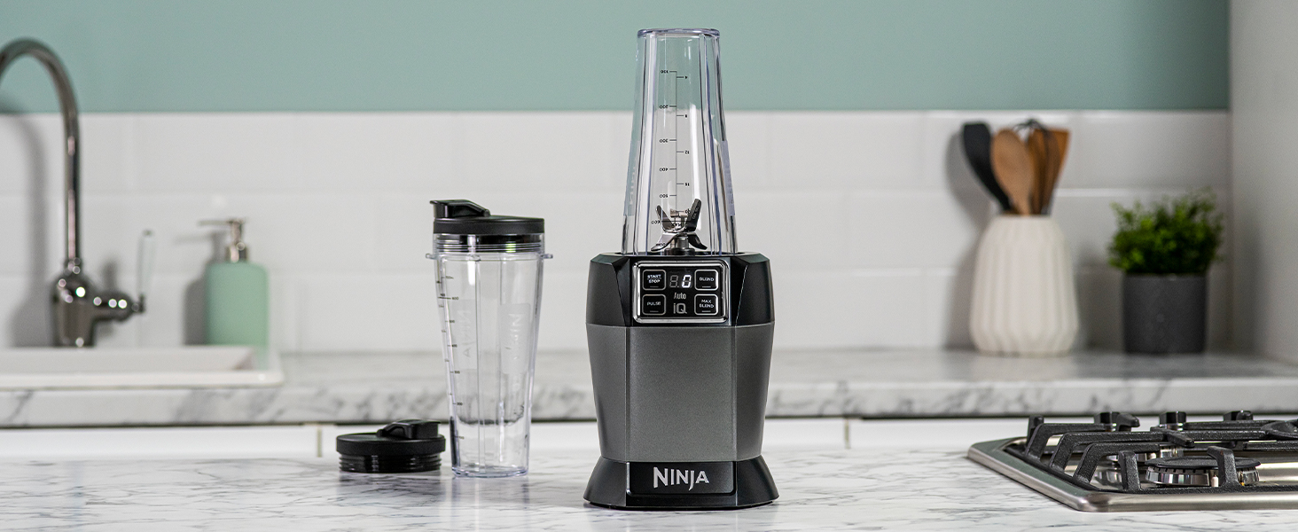 Настольный блендер 1000 Вт, и 2 стакана по 700 мл Blender with Auto-iQ BN495EU Ninja